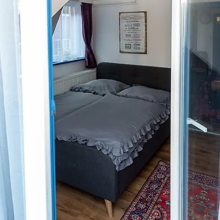 Altes Pastorat Am Husumer Hafen Apartament