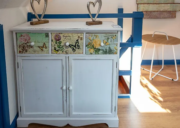 Altes Pastorat Am Husumer Hafen