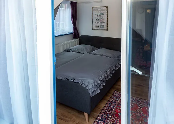 Altes Pastorat Am Husumer Hafen Apartamento